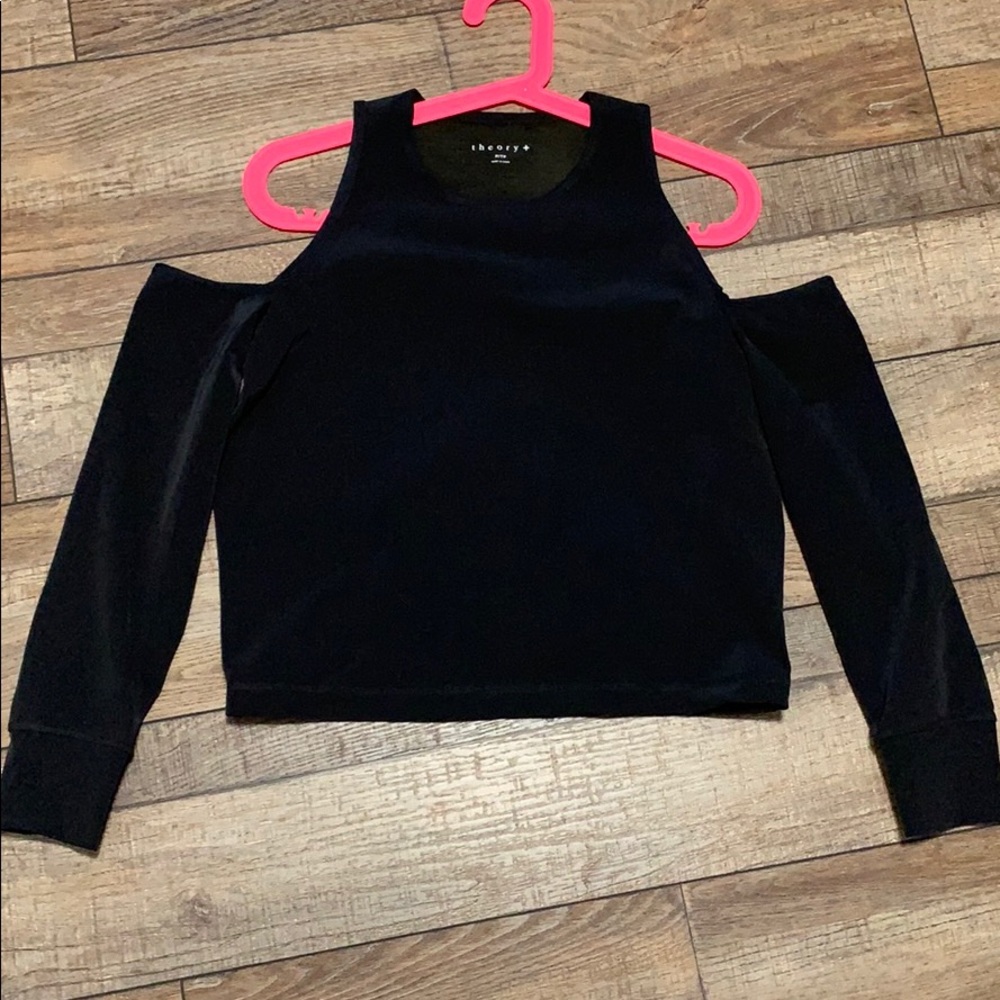 Theory cold shoulder long sleeve in size small